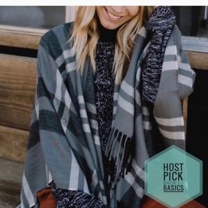 SiiZU Charcoal Plaid Poncho NEW gray Striped $115